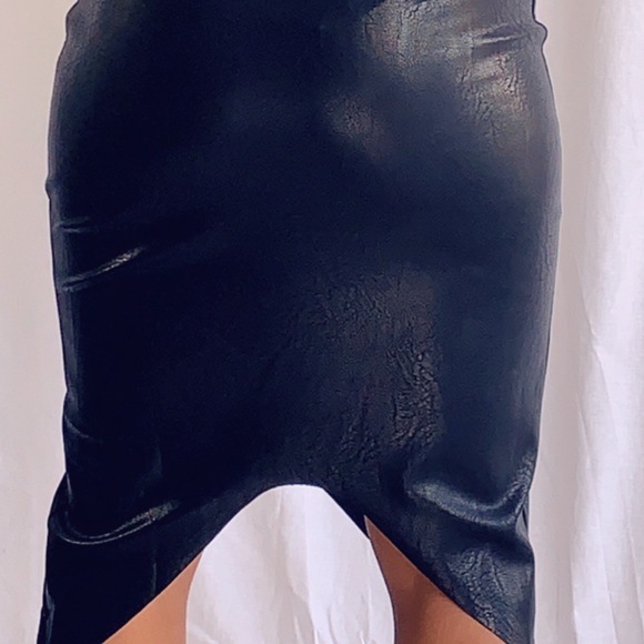 Women’s skirt - Picture 3 of 3